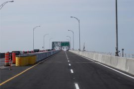 New prefabricated concrete deck slabs on the Honor-Mercier Bridge at the end of work, August 11, 2014. (CNW Group/The Jacques Cartier and Champlain Bridges Incorporated).