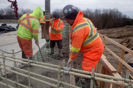 Highway 407 phase 1 east expansion diaphragm pour at structure M13