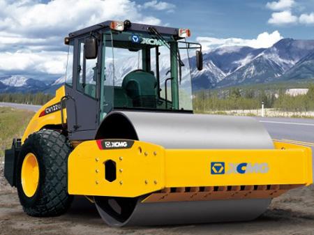 XCMG construction equipment is shipping 14 eight-tonne road rollers to the United States this fall