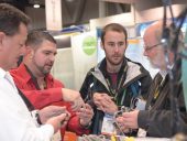 exhibitor-attendee-interaction