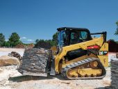 Cat 259D CTL in landscaping application – C827884