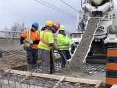 workers_construction_concrete_road