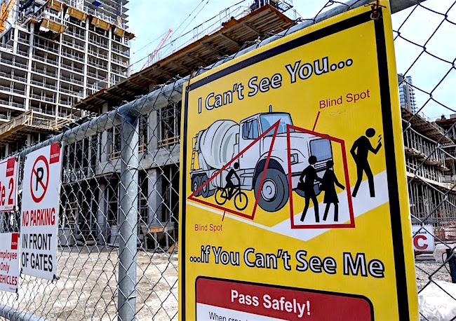 safety_sign_construction pedestrian